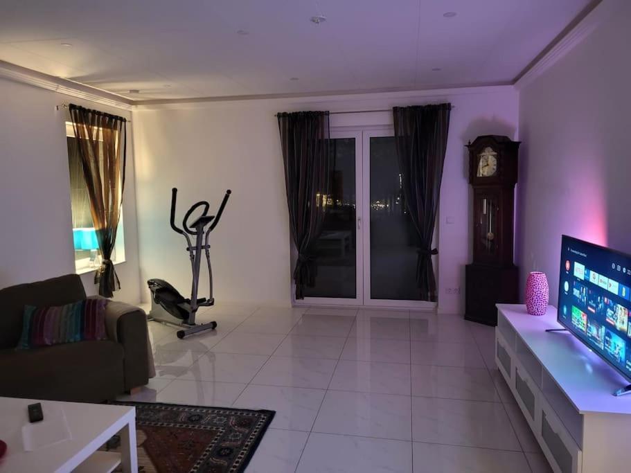 Beautiful Terraced House With Private Parking Villa Сандвикен Екстериор снимка